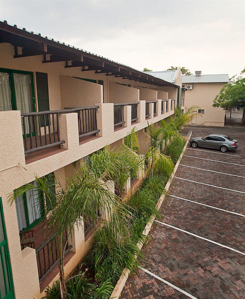 Diggers Inn Francistown Exterior foto